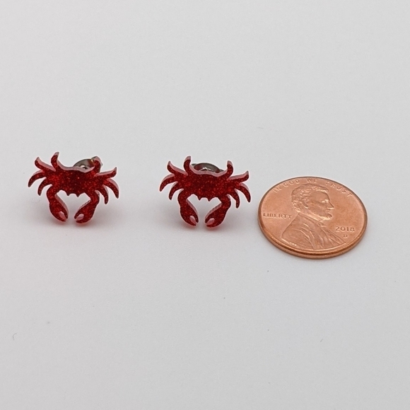 Crab red glitter acrylic stud earrings - Picture 6 of 7